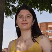 Profesora de repaso para niños y niñas